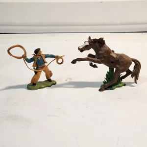 VINTAGE BRITAINS LTD PLASTIC HORSE and COWBOY with LASSO - Picture 1 of 7