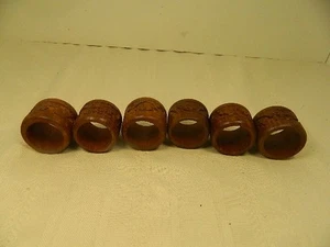 Juego de 6 servilleteros de madera vintage tallados a mano con diseño floral y de hojas - Imagen 1 de 10