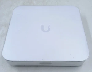 Ubiquiti UniFi UCG-Ultra Cloud Gateway 0,96" LCM Wyświetlacz stanu 1 Gbps Routing - Zdjęcie 1 z 5