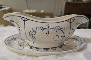 Villeroy & Boch Dresden Gravy Boat With Attached Underplate Blue | Free Shipping - Picture 1 of 24