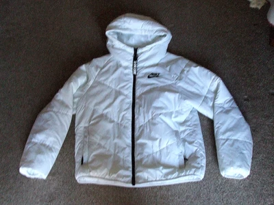 GREAT WOMENS NIKE WHITE PADDED HOODED PUFFA JACKET - Size M - Image 1 of 4
