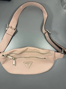 Guess Varsity Pop Gürteltasche - Bild 1 von 3