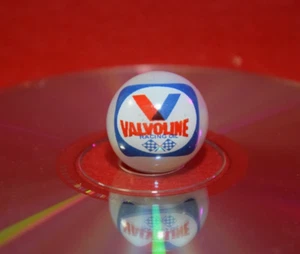 VALVOLINE RACE ACEITE VIDRIO TIRADOR MÁRMOL 15/16" BLANCO PERLADO DISTRIBUIDOR LETRERO PROMOCIONAL - Imagen 1 de 5