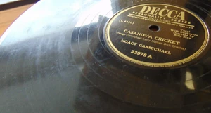 78RPM Decca Hoagy Carmichael Casanova Cricket / Man Could Be Wonderful Thing, VG - Picture 1 of 6