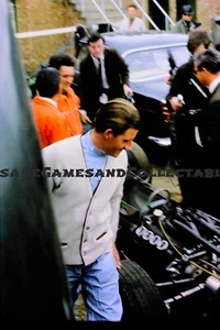 2 X 35mm Slide British Grand Prix 10 July 1965 Pits Graham Hill Racing Driver - Picture 1 of 2