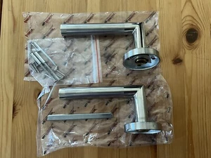 Juego de puerta Domino Door Handle manija de puerta acero inoxidable acero inoxidable brillante - Imagen 1 de 7