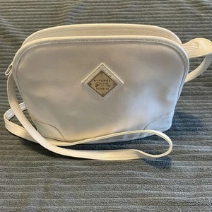 Gitano Classics Vintage White Shoulder Purse Zipper Pockets - Picture 1 of 8