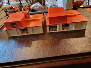 Lot of 2 - 1968 Hot Wheels 2 Way Super Charger Garages - Parts/Pieces/Nice - Picture 1 of 9