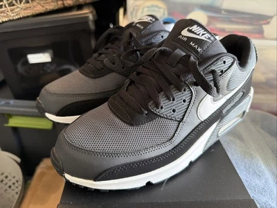 Size 10.5 - Nike Air Max 90 Low Black White - Image 1 of 4