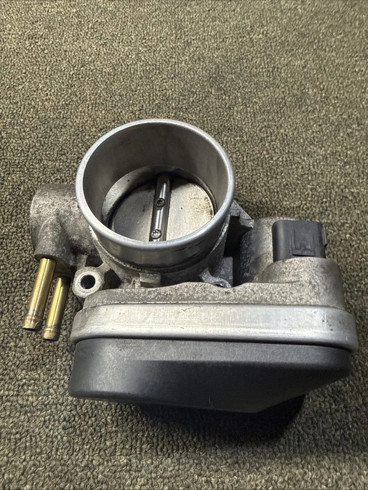 Carrocería del acelerador V6 3,0 L 6E5E-9F991-AD fabricante de equipos originales Ford Fusion Mercury Milan 06-09 Foto 1 de 4