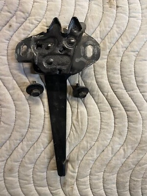 MOPAR 1972 Plymouth Scamp 72-76A - Conjunto de pestillo de capó de carrocería ¡ENVÍO GRATUITOping1111! Foto 1 de 4