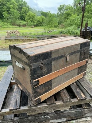 Antiguo baúl de vapor con bandeja / victoriano / cofre / ruedas Foto 1 de 4