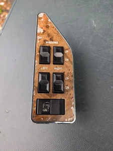 92-94 95 96 BUICK CENTURY Front Left Driver Master Power Window Switch 10098735 - Picture 1 of 2