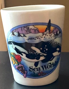 SeaWorld Vintage 1994 Blanco Cerámica Shot Glass Orca Ballenas Recuerdo - Imagen 1 de 6
