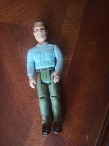 Playskool Casa delle Bambole HASBRO PAPÀ UOMO PADRE in PANTALONI VERDI per Amare la Famiglia - Foto 1 di 3