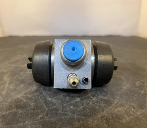 MGB GT Rear Brake Wheel Cylinder - ITM# 25 15200 - For MG MGB 1965 to 1974 - Picture 1 of 5