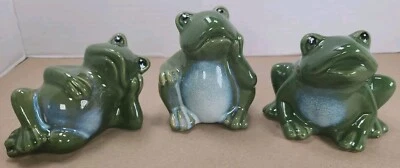 Juego de 3 estatuillas de ranas caprichosas esmaltadas verdes de cerámica  Foto 1 de 4