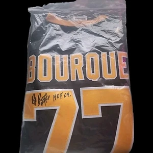 Ray Bourque - Boston Bruins - Autographed Jersey w/HHoF 04 Inscription - Picture 1 of 2