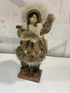 Alaskan Frau Apfelkopf Fell Puppe Original von Von Signed Alaska - Bild 1 von 10
