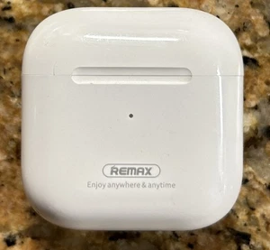 REMAX TWS-10i Wireless Bluetooth 5.3 charging case ONLY! - Bild 1 von 10