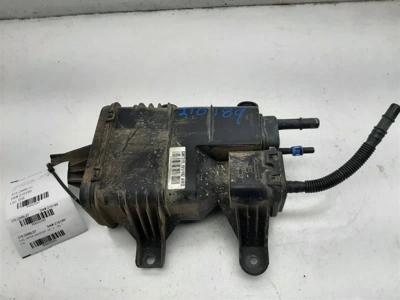 05 06 07 08 09 Bote de vapor de combustible Chevrolet Equinox 19330402 Foto 1 de 4