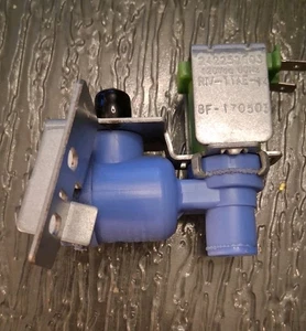 242252603 para válvula de entrada de agua para refrigerador Electrolux Frigidaire - Imagen 1 de 5