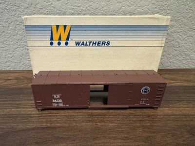 Walthers HO Scale Southern Pacific 40’ “Wood” Box Car w/Steel Ends - Unbuilt - Image 1 of 3