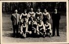 Foto Ak Fußballmannschaft, Gruppenaufnahme mit Trainer 1954 - 3075904