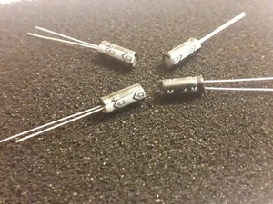 condensateur 22uF 35V. A.M.(lot de 4).1,2cmx0,5cm. - Picture 1 of 3