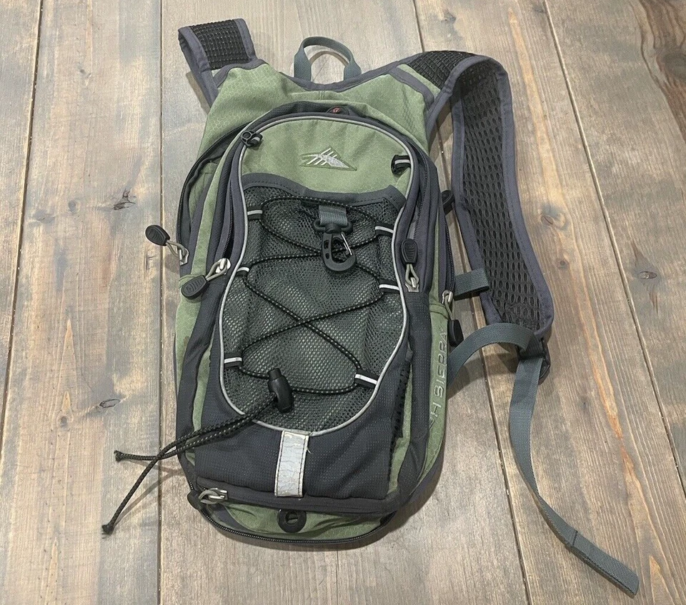 Mochila ajustable High Sierra verde y gris Airmesh trasera ligera senderismo 18” Foto 1 de 4