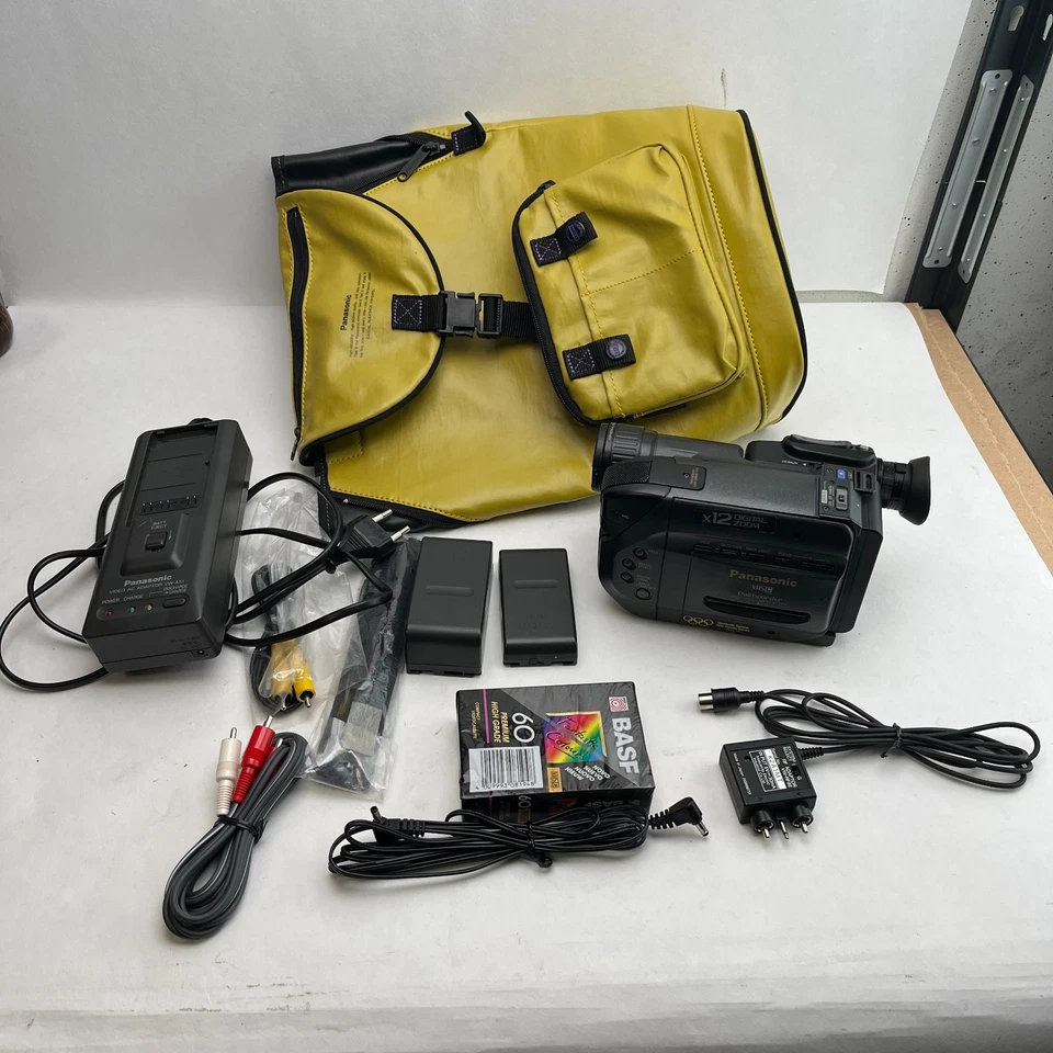 Panasonic Palmcorder NV-S500 – VHS-C Kamera – Komplettset mit Rucksack - Bild 1 von 4