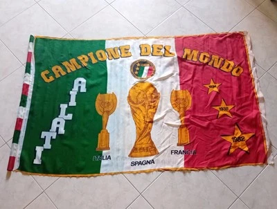 Bandiera ITALIA Mondiali di calcio SPAGNA 1982 flag CAMPIONI DEL MONDO 140 x 85 - Immagine 1 di 4