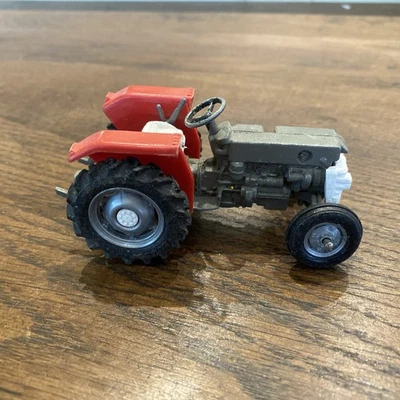 BRITAINS FARM TOYS Vintage Massey Ferguson 135 Tractor #204 - image 1 of 4