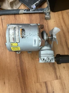 Gast Cast Iron Portable Air Compressor 1laa-32-m100x Missing Covers, Functional - Picture 1 of 7