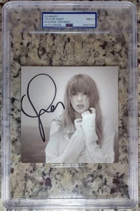 Taylor Swift signierter TTPD CD Fotoeinsatz PLATTE GEKAPSELT PSA 9 NEUWERTIG SIEHT AUS 10 - Bild 1 von 2