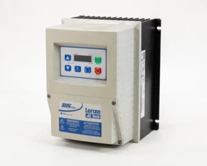 Lenze AC Tech ESV152N04TXC Frequency Inverter SMVector 400/480V 4.7/4.1A 3/PE AC - Picture 1 of 9