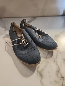 Forever 21 Women's Size 8 Oxford Suede Wingtip Lace Up Navy Blue Cream Shoes - Picture 1 of 11