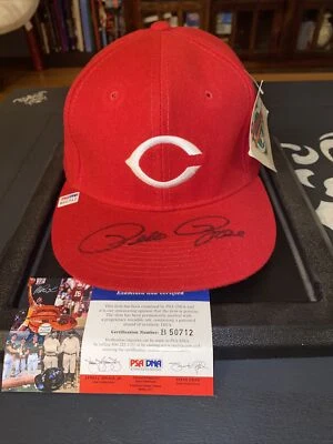 Pete Rose Signed Cincinnati Reds New Era Hat PSA DNA. With Display Case - Image 1 of 4