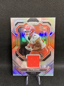 Skyy Moore Rookie Patch RC ROOKIE 2022 Prizm Silver Premier Jersey #PJ-SM Chiefs - Foto 1 di 2