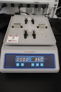 Thermo Scientific 88882005 Digitaler Mikroplatten-Schüttler - Bild 1 von 5