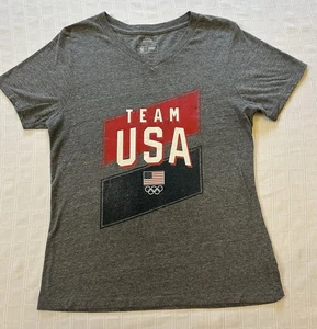 Team Apparel USA Olympics grau V-Ausschnitt Grafik T-Shirt Medium M - Bild 1 von 9