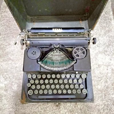 Royal Portable Typewriter. Model P. P80102. 1928? Working well. - Image 1 of 4