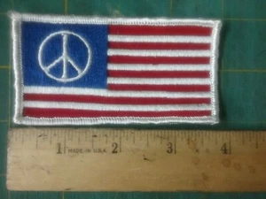 "Parche vintage de 1970 pero nuevo genial ""Bandera con signo de paz"" 4"" x 2" - Imagen 1 de 2