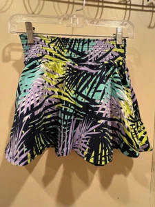 SO brand, girls skirt, size 10, no shorts underneath, Navy/Hawaiian Print - Picture 1 of 3