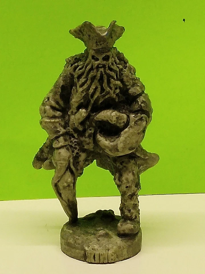 Pirates Of The Caribbean Games Collectors Edition chess piece KING Green color - Image 1 of 1