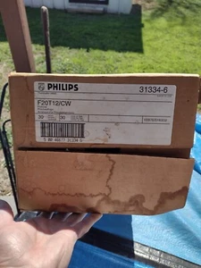 F20T12/CW SEALED BOX 30 CT TUBE LIGHT BULBS FLORESCENT LAMPS PHILIPS - Picture 1 of 4