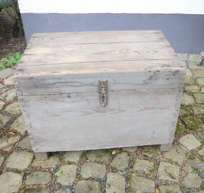Alte Truhe Kiste Holz Vintage Antik Truhe Alt Industrie Design  • 35€