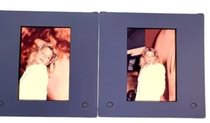 2 DIAPOSITIVAS FOTOGRÁFICAS COLORES 35mm KRISTINE DEBELL CLASIFICACIÓN X ALICIA EN EL PAÍS DE LAS MARAVILLAS ESTRELLA - Imagen 1 de 1