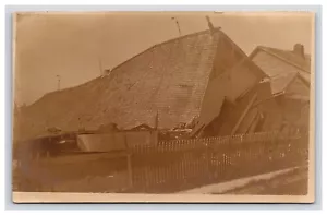 Cartolina: RPPC grande edificio crollato - non pubblicata - Foto 1 di 2