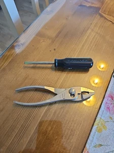 Genuine Toyota Tool Kit - Slip Joint Pliers + Screwdriver - Picture 1 of 4